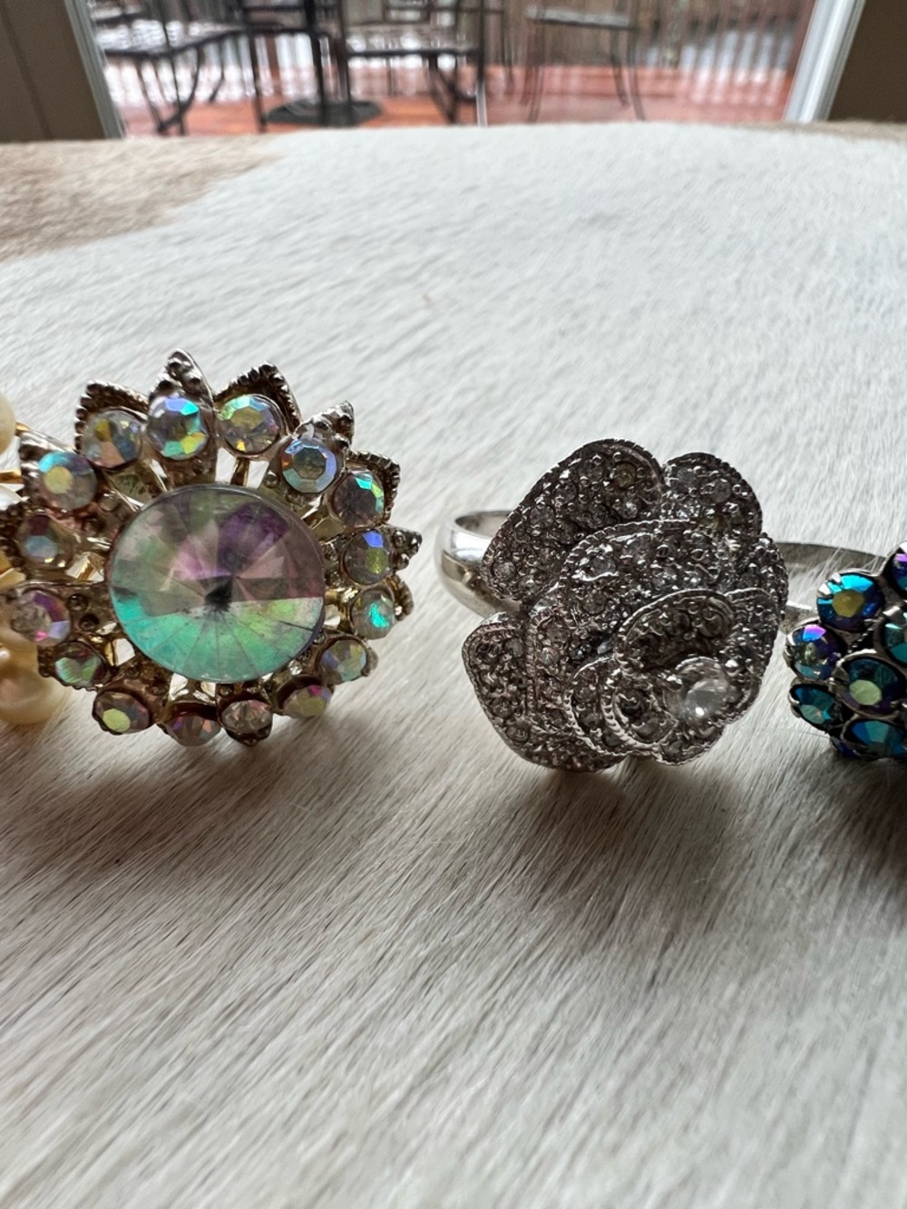 LOT OF 5 VINTAGE RINGS - Picture 3 of 4